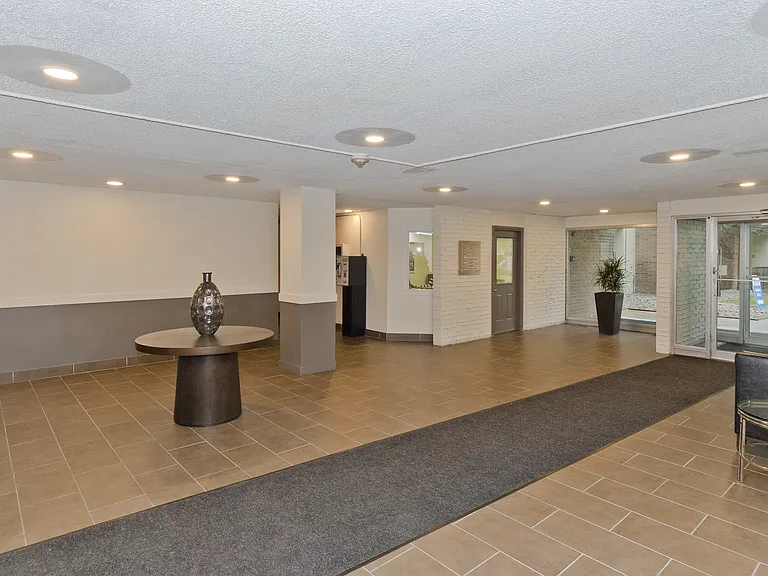 8208 Flint Rd SE — Photo 9