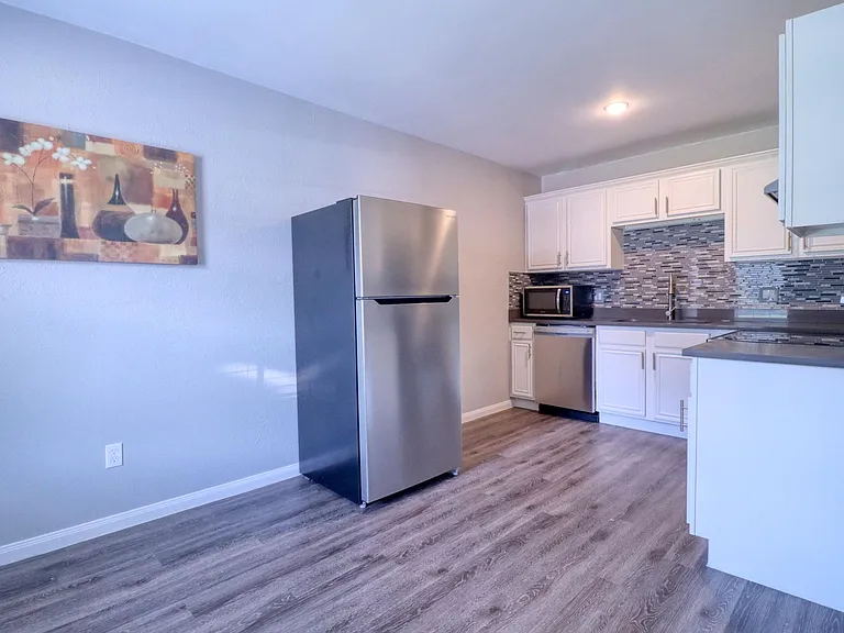 2221 Bowie Dr #11 — Photo 7