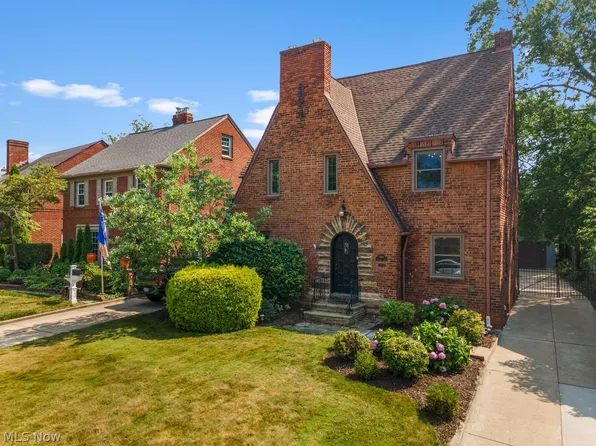 3826 Bushnell Rd, University Heights, OH 44118
