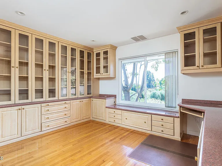 245 Hillside Rd — Photo 13