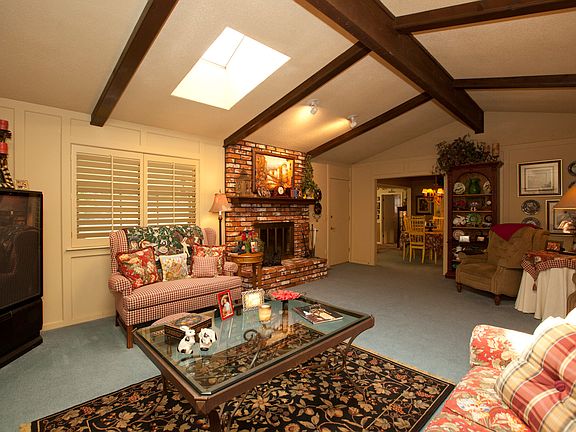 Skylight gives off natural light