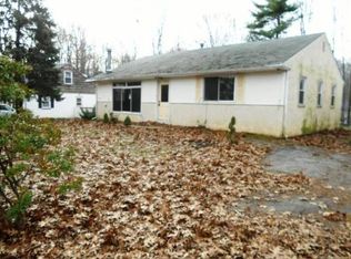 516 N Sugartown Rd, Malvern, PA 19355