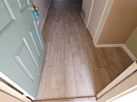 3rd image of 1221 Nicole Way