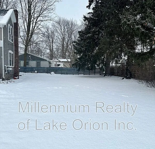 734 W Oregon St #1 — Photo 11