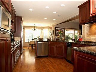 4th image of 100 Audubon Cir