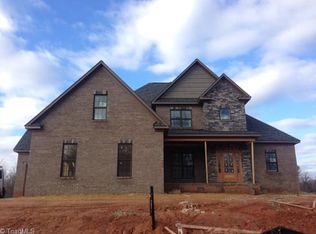 8509 Parkchester Pl, Oak Ridge, NC 27310