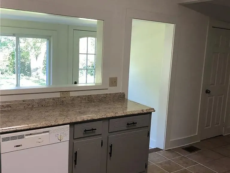 411 Mill St — Photo 8