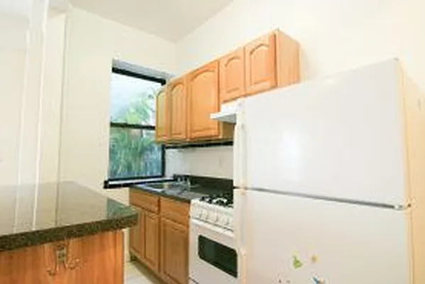 Rented by Horowitz Real Estate | media 4