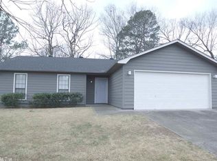 18 Redleaf Cir, Little Rock, AR 72210