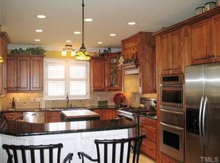 6909 Darcy Ln, Raleigh, NC 27606