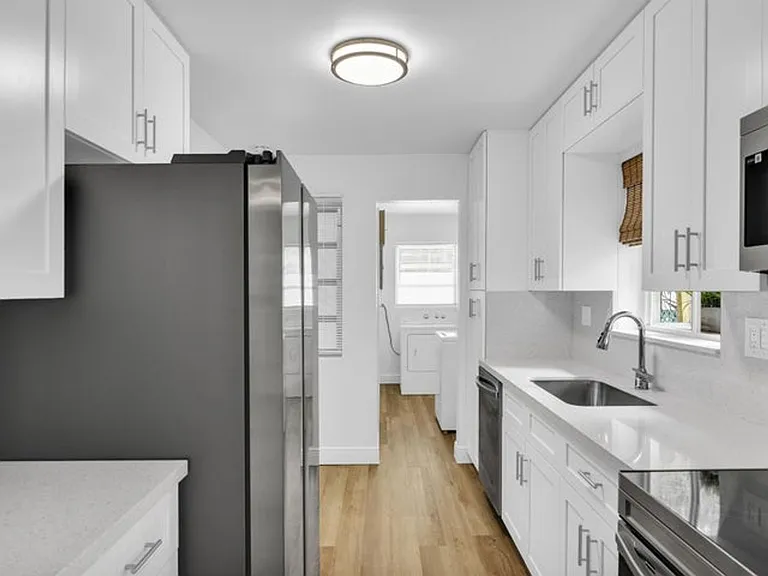 702 Sunset Dr — Photo 5
