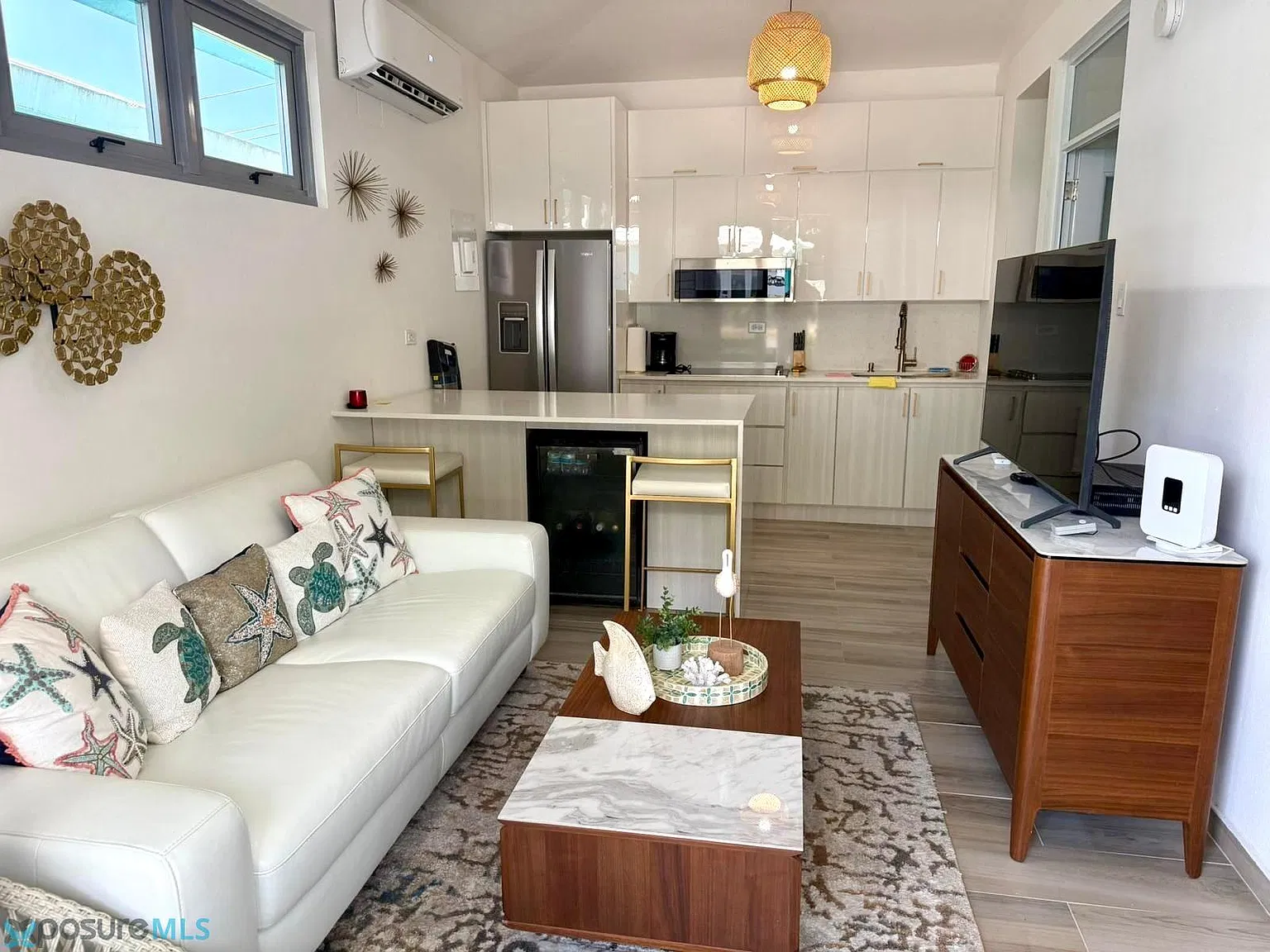 2 bed, 1.0 bath, 900 sqft, $1,300 — Photo 2