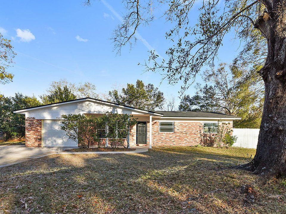 1st image of 7455 Deepwood Dr N