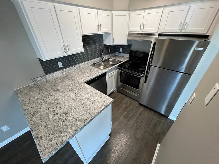 Lake Forest Apartment Homes — Photo 58