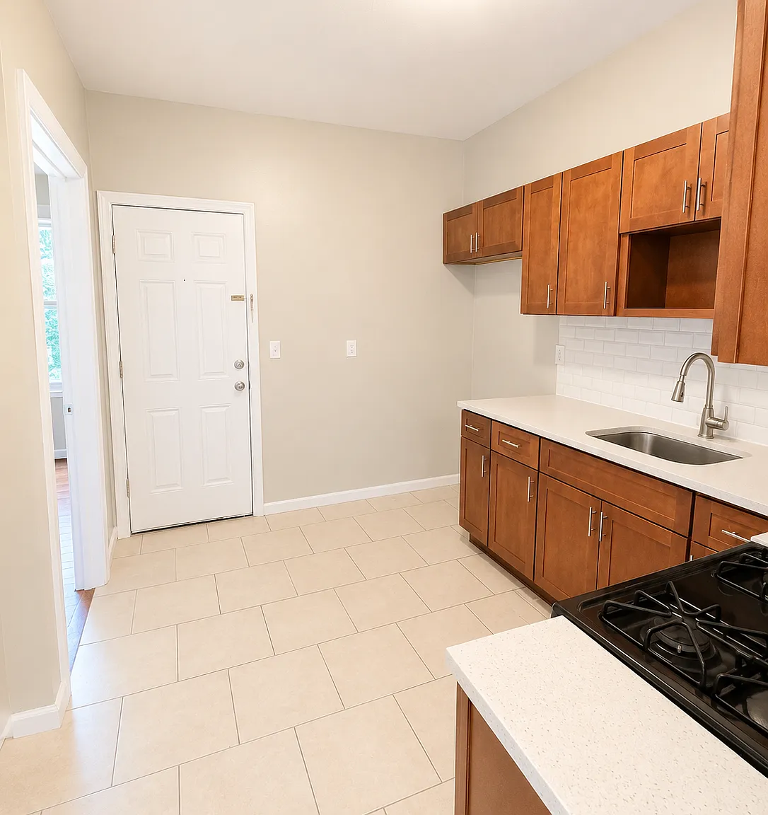 3 bed, 1100 sqft, $2,100 — Photo 4