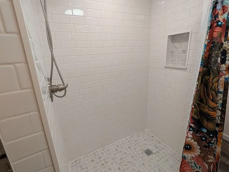 719 Camas Dr — Photo 13