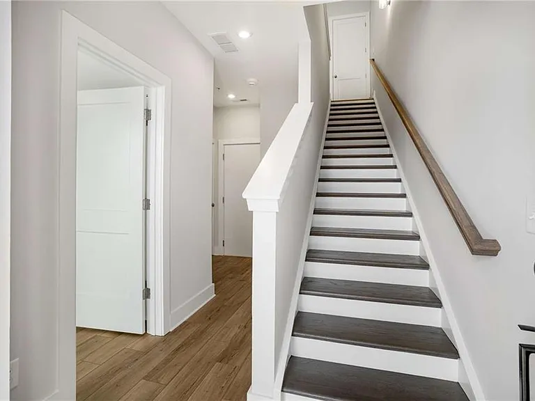 1293 Longreen Ter NW #4 — Photo 3