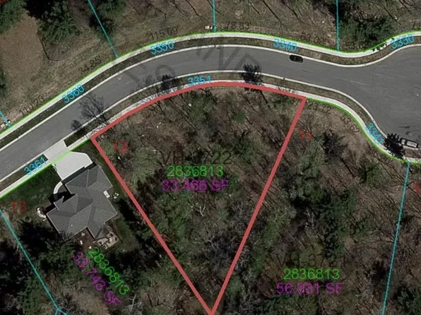 3351 Woodland Rdg, Green Bay, WI 54313