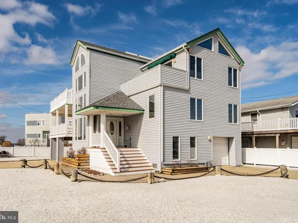 307 13th St, Surf City, NJ 08008