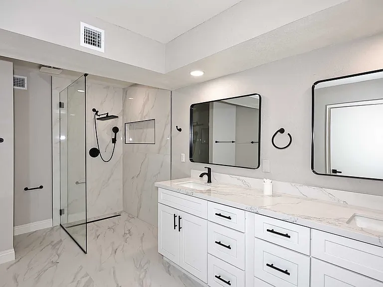 2131 E Geneva Dr — Photo 15