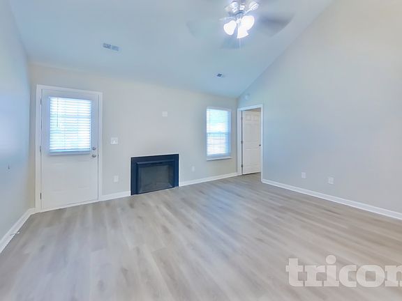 2nd image of 2141 Deer Valley Dr