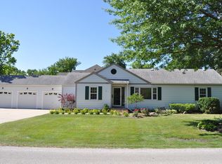 3101 Linneman St, Glenview, IL 60025