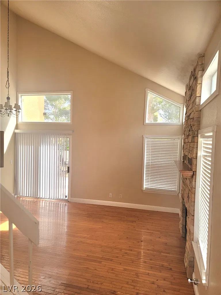 3 bed, 2.5 bath, 1597 sqft, $2,100 — Photo 3