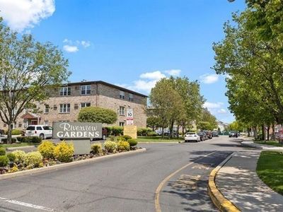 75 Riverview Ct, Secaucus, NJ, 07094