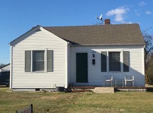 546 Riverview Rd, Colonial Heights, VA 23834