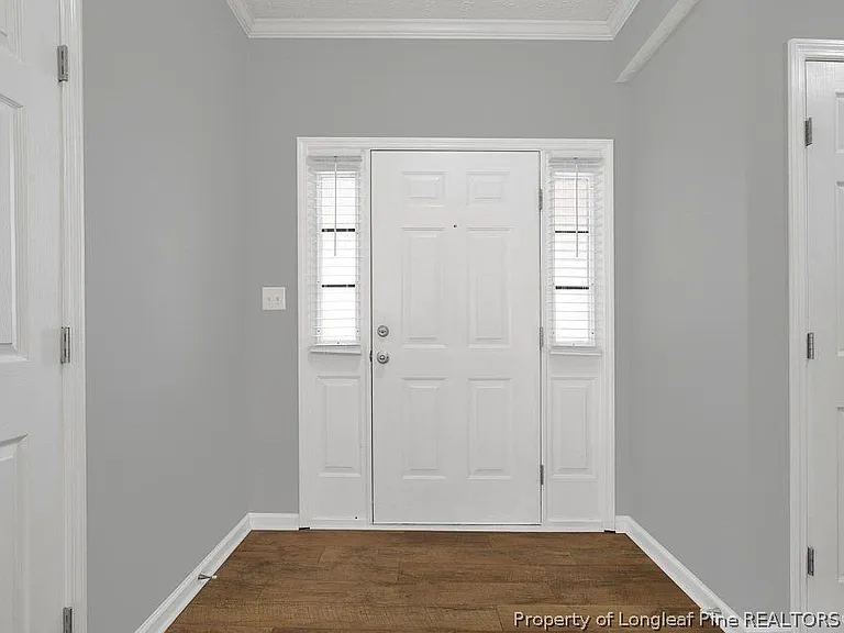 1475 Avoncroft Dr — Photo 3