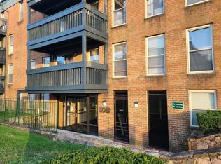 100 Kane St APT D10, West Hartford, CT 06119