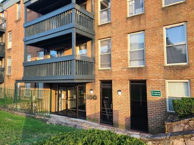 100 Kane Street APT D10, West Hartford, CT, 06119