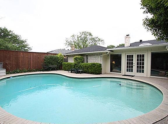3rd image of 620 Wentworth Dr