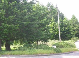 365 Nob Hill Rd, Whitethorn, CA 95589