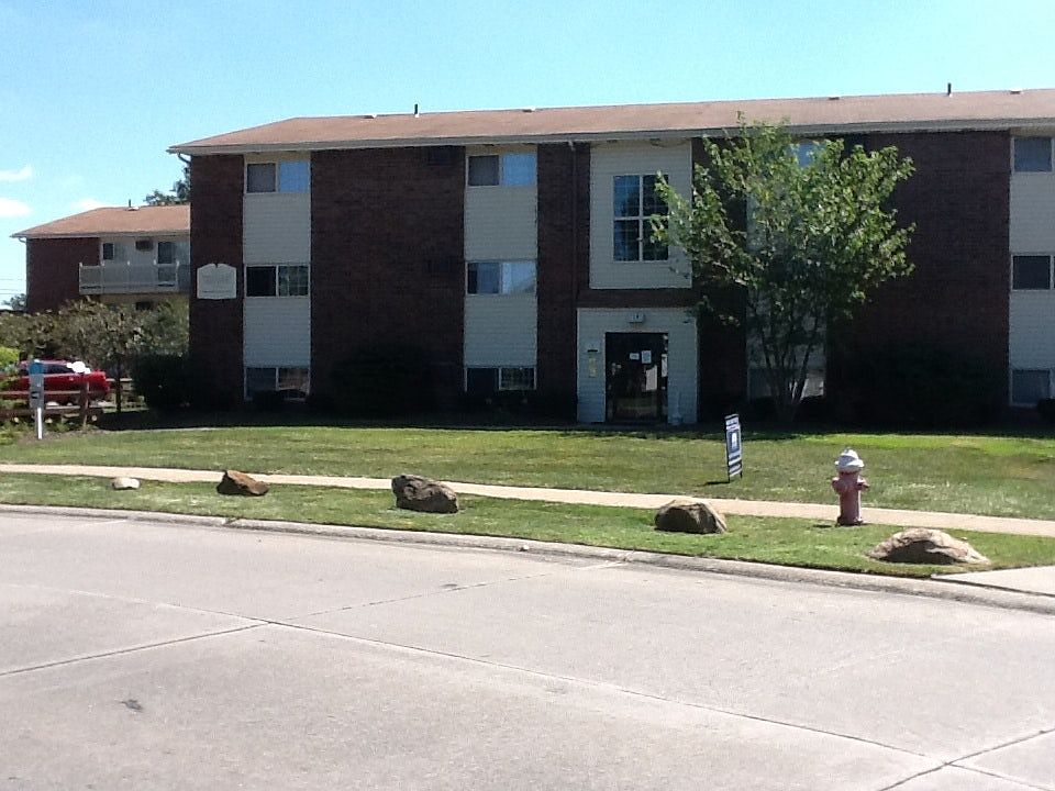 1st image of 5719 S Nantucket Dr APT 203