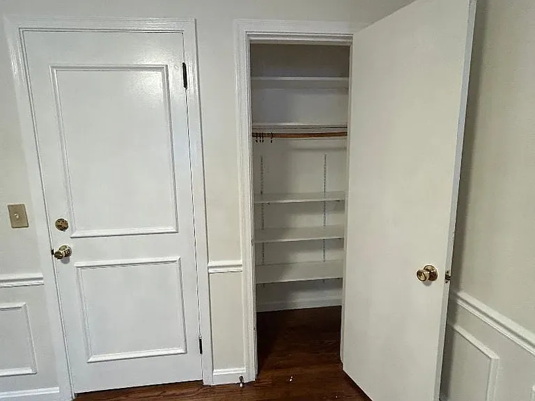 Dining room has a pantry!