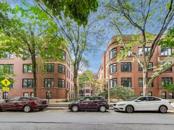2918 N Pine Grove Ave APT 3, Chicago, IL 60657