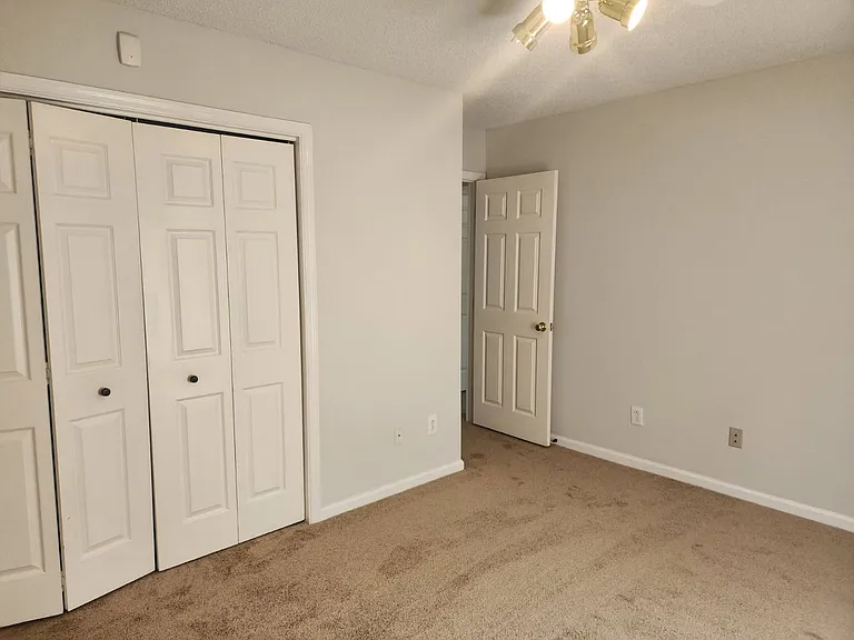 210 Rivershore Dr — Photo 19