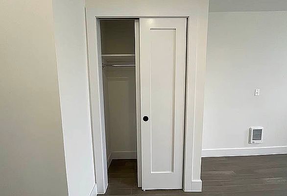 1st image of 2119 Regent Pl Unit 1