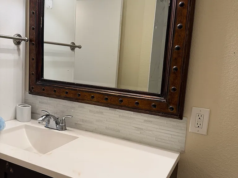 2423 W Acacia Ave — Photo 6