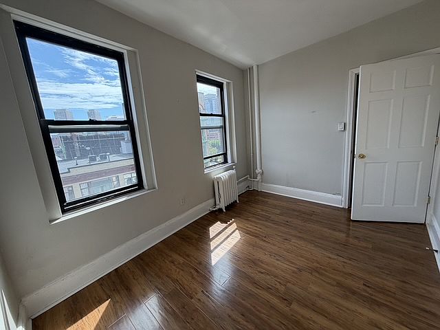 1st image of 332 Hanover St #4