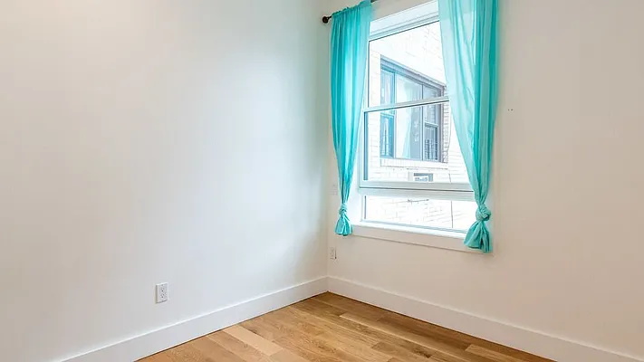 Rented by Nooklyn NYC LLC | media 47
