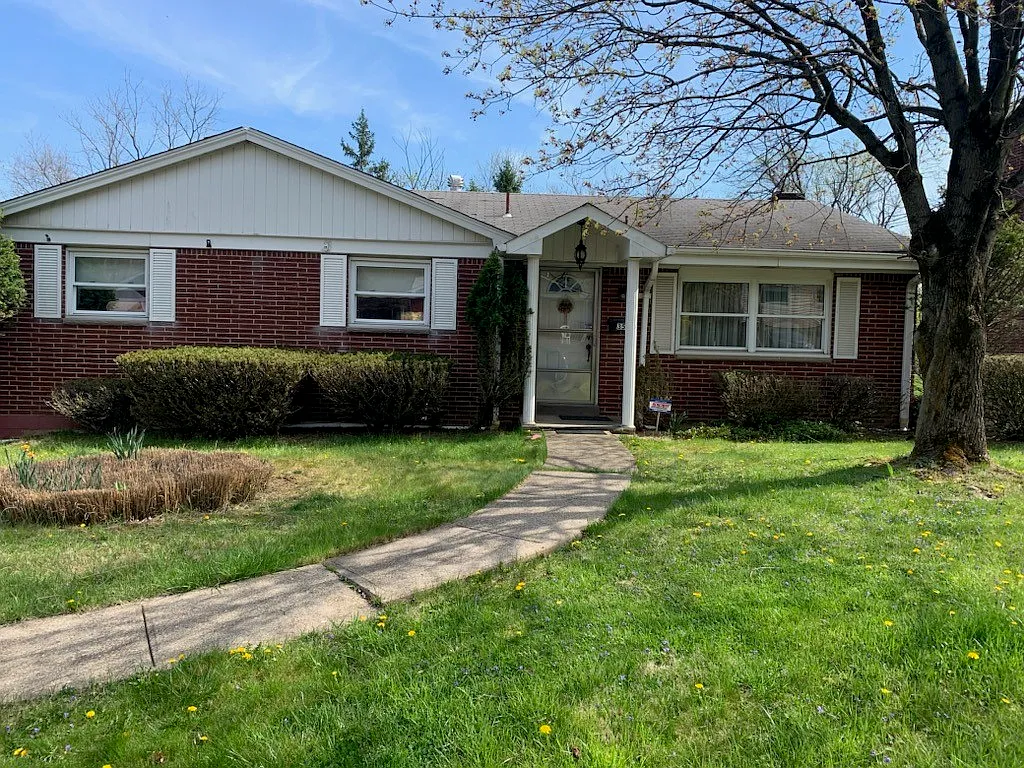 354 Laurie Dr photo 1