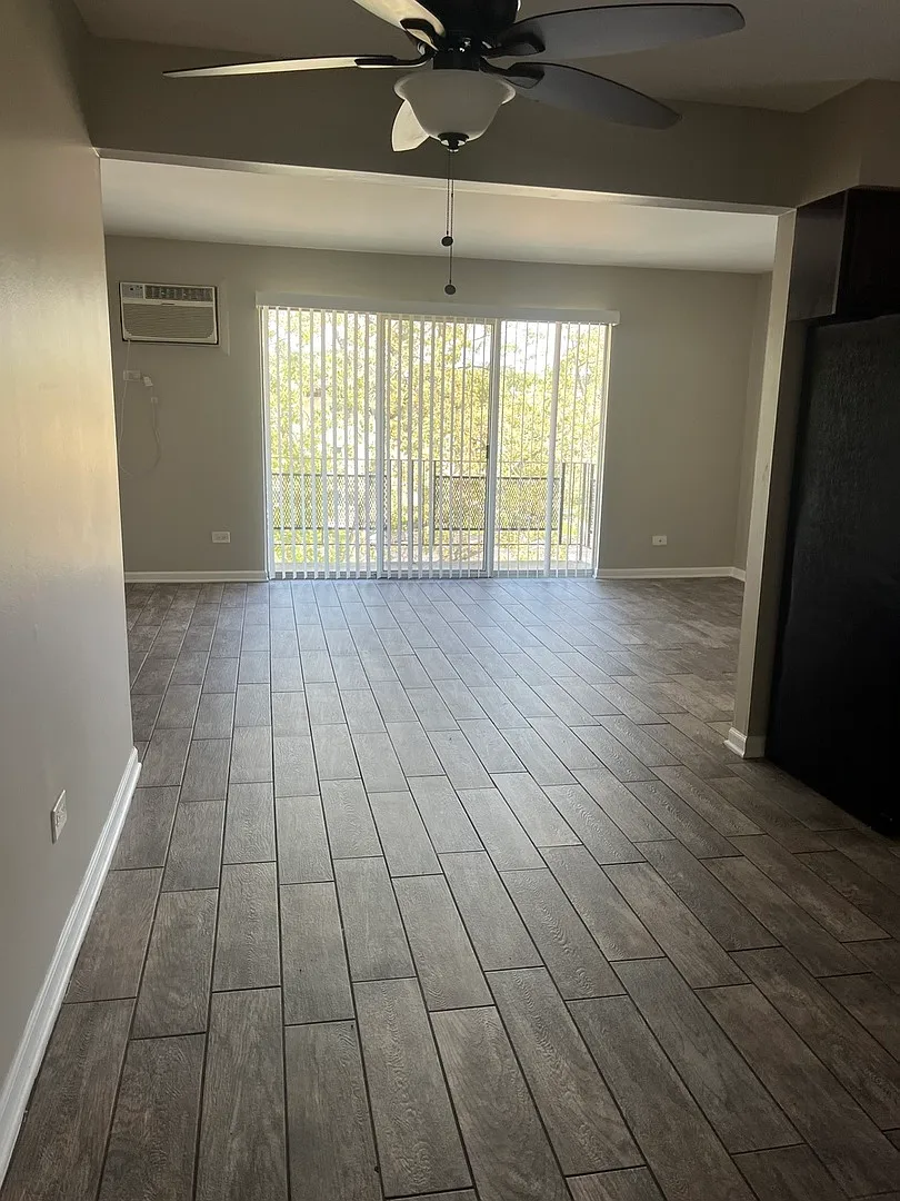 2 bed, $1,650 — Photo 2