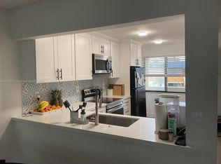 187 Lakeview Dr APT 201, Fort Lauderdale, FL 33326