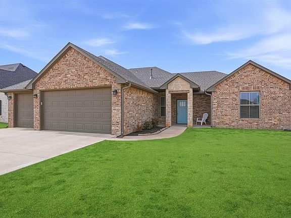 3rd image of 3609 Regal Dr