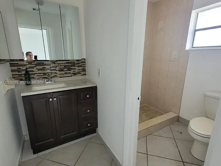2438 SW 109th Ct — Photo 8
