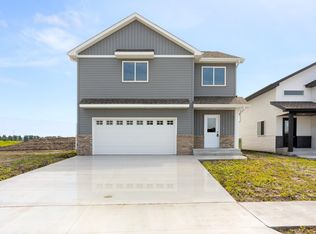 2611 38th Ave S, Moorhead, MN 56560