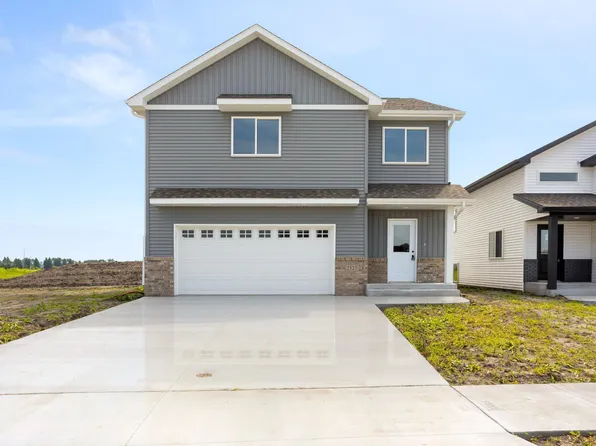 2527 38th Ave S, Moorhead, MN 56560