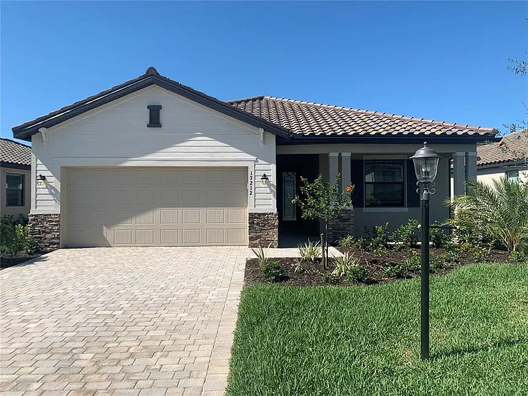 17212 Blue Ridge Pl — Photo 1